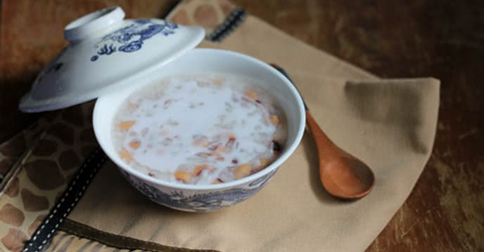 Chè đậu trắng nước cốt dừa